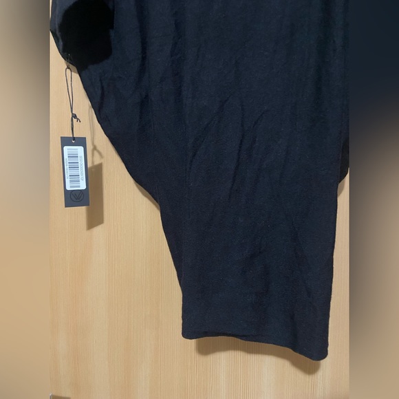 Sego Crossover Top | Black - Picture 7 of 9